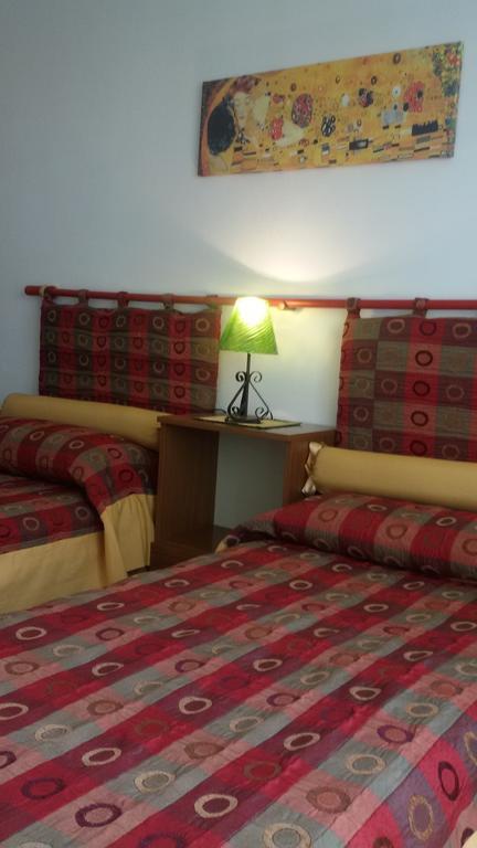Bed and Breakfast Casa Tarragona Альгеро Номер фото