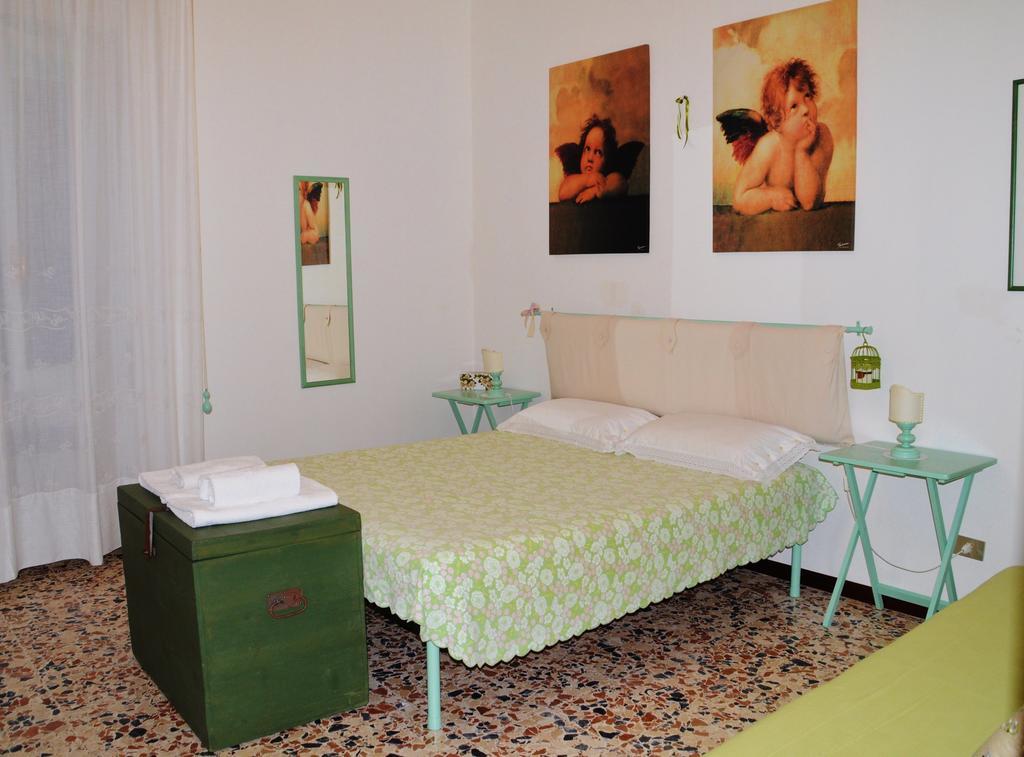 Bed and Breakfast Casa Tarragona Альгеро Номер фото