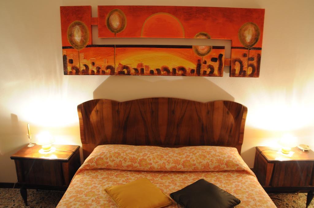 Bed and Breakfast Casa Tarragona Альгеро Номер фото